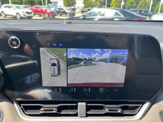 2027 Chevrolet Equinox LT - Photo 28