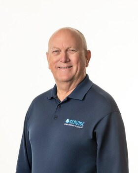 Staff member Chuck Voorhies from ID_7bd612