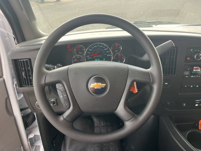 2025 Chevrolet Express Cargo Work Van - Photo 17