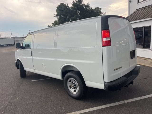 2025 Chevrolet Express Cargo Work Van - Photo 4
