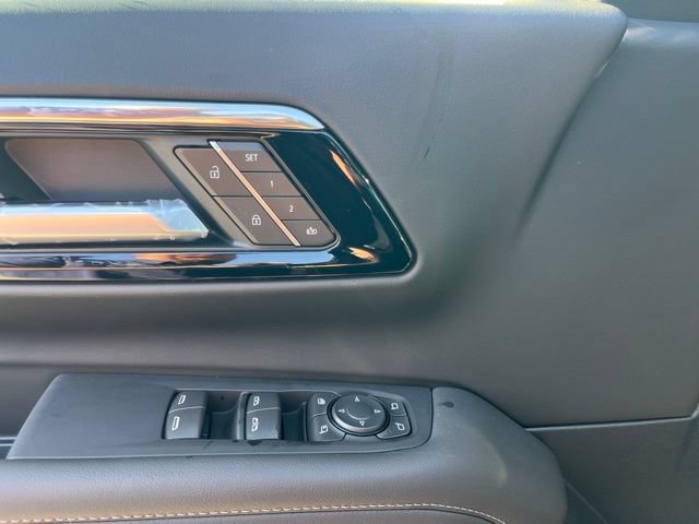 2027 Chevrolet Tahoe Z71 - Photo 17