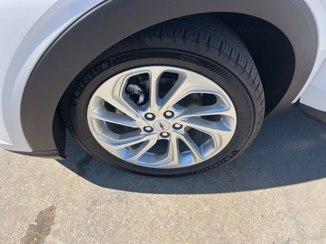 2027 Chevrolet Bolt LT - Photo 31