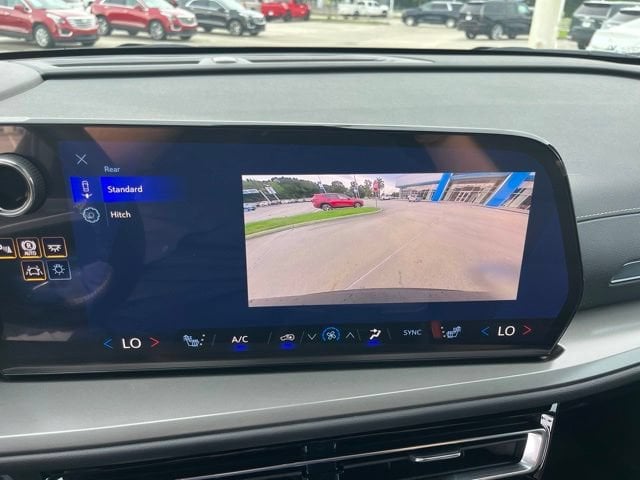 2027 Chevrolet Traverse LT - Photo 28