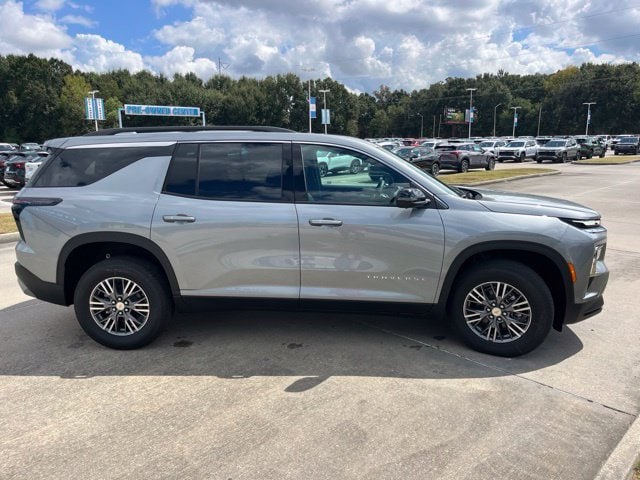 2027 Chevrolet Traverse LT - Photo 10