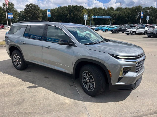 2027 Chevrolet Traverse LT - Photo 11