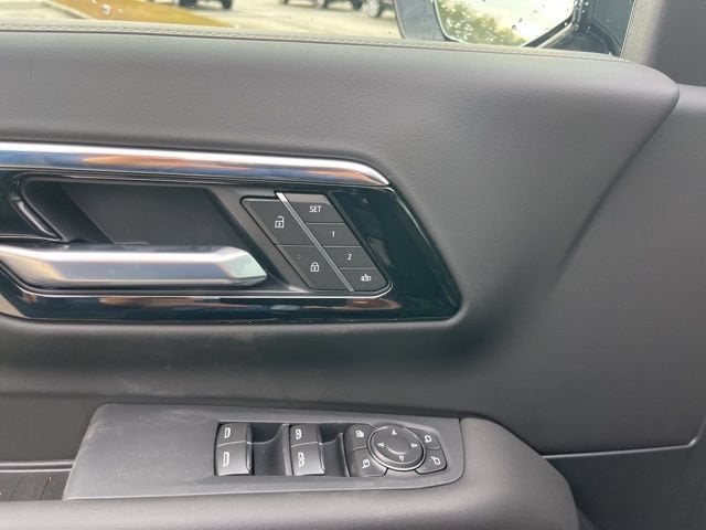 2026 Chevrolet Suburban Premier - Photo 17