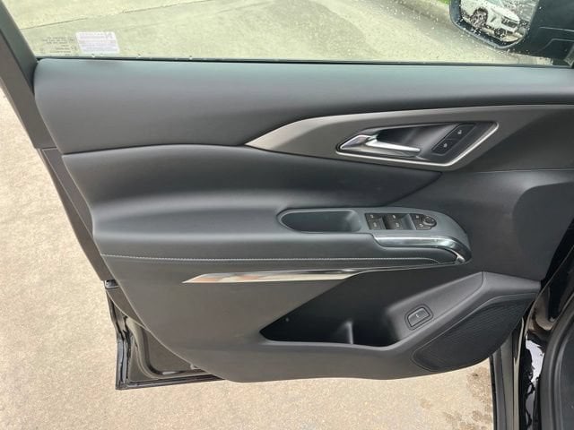 2027 Chevrolet Traverse LT - Photo 14
