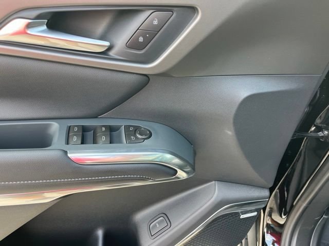 2027 Chevrolet Traverse LT - Photo 15