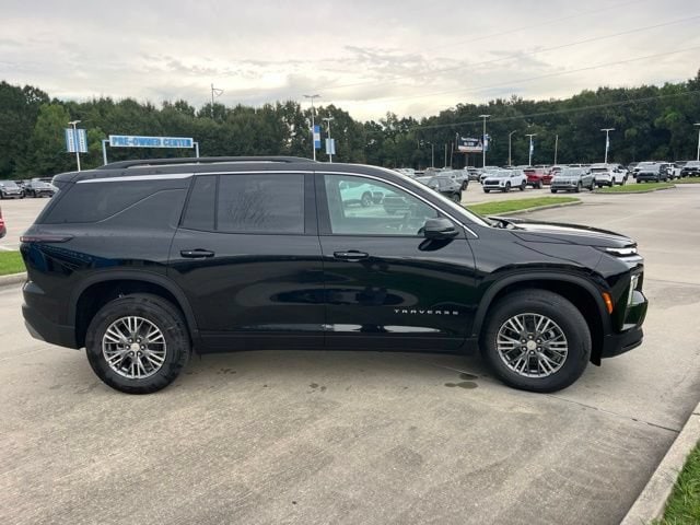 2027 Chevrolet Traverse LT - Photo 10
