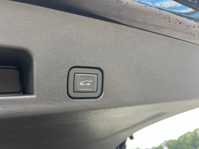 2027 Chevrolet Traverse LT - Photo 8