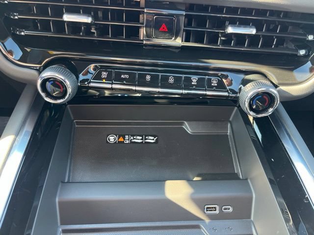 2027 Chevrolet Tahoe Z71 - Photo 38