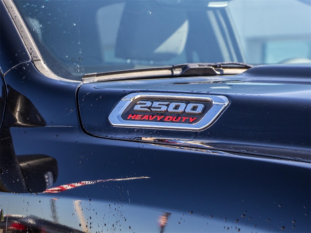 New 2025 Ram 2500 BIG HORN CREW CAB 4X4 6'4 BOX Pickup