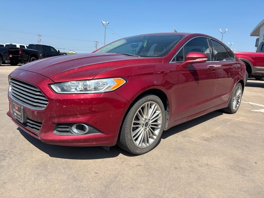 Used 2016 Ford Fusion SE Sedan