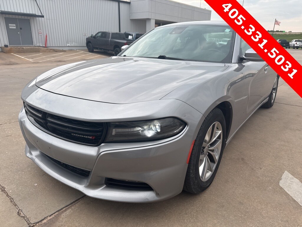 2015 Dodge Charger SXT photo 3