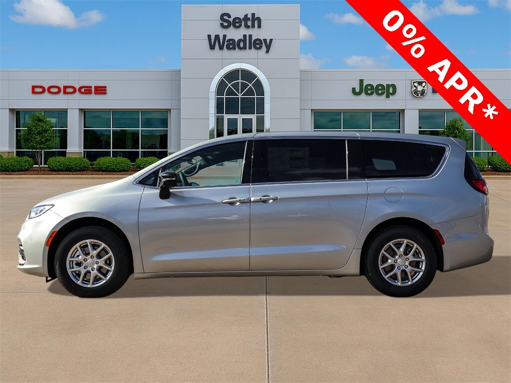 New 2026 Chrysler Pacifica SELECT Passenger Van