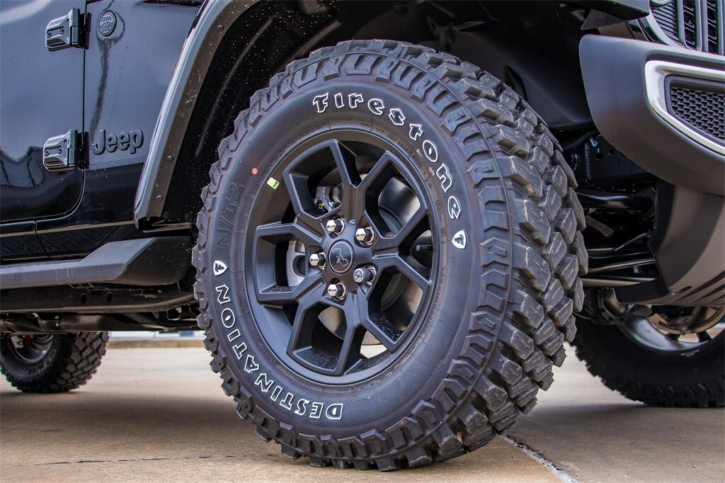 New 2025 Jeep Gladiator HIGH TIDE 4X4 Pickup