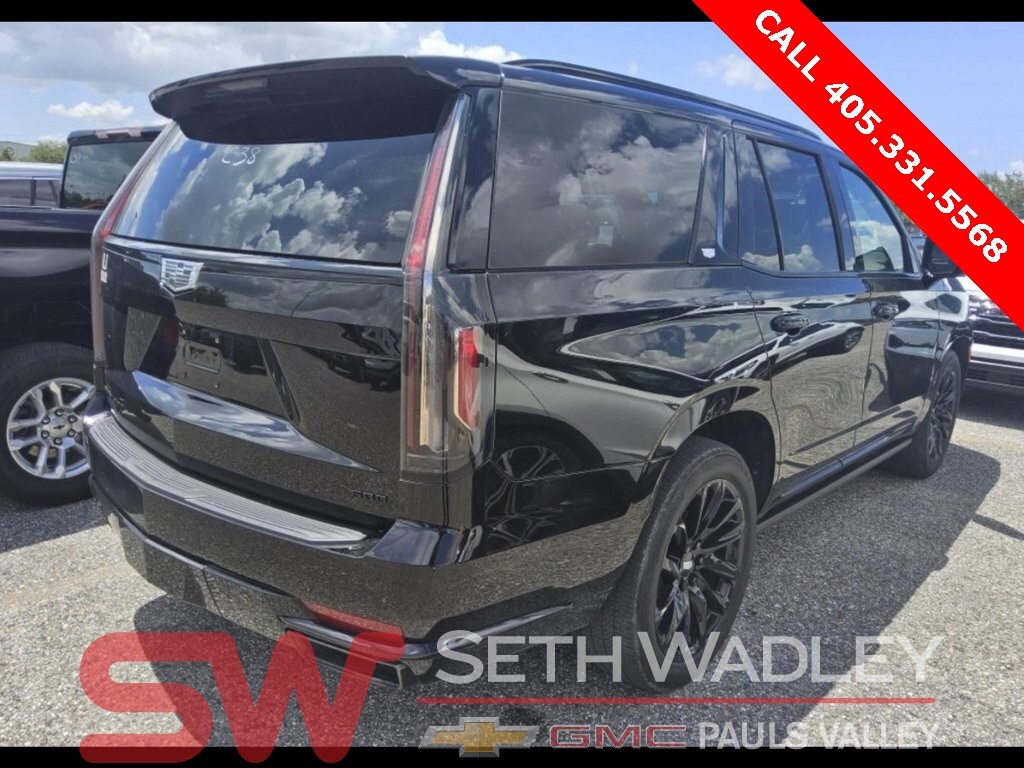 2023 Cadillac Escalade Sport Platinum photo 3