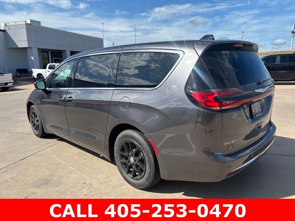 Used 2023 Chrysler Pacifica Touring L Van Passenger Van