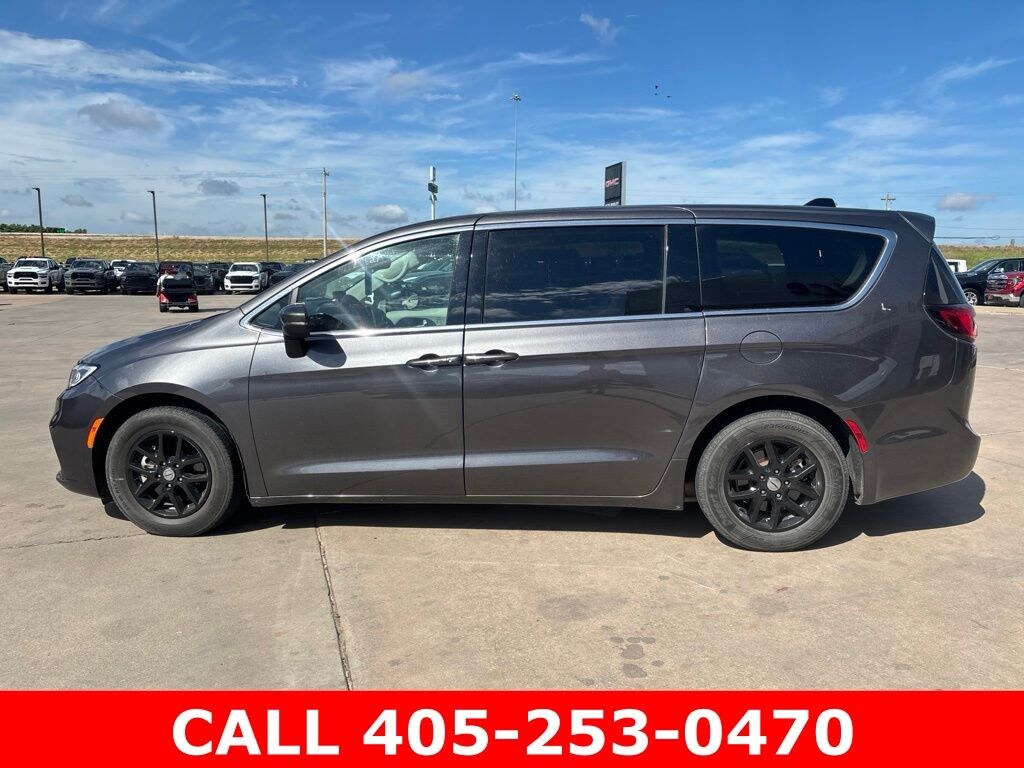 Used 2023 Chrysler Pacifica Touring L Van Passenger Van