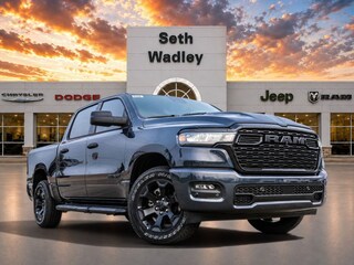 2026 Ram 1500 EXPRESS CREW CAB 4X4 5'7 BOX Pickup