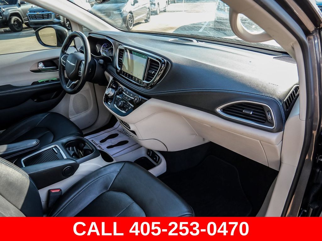 2021 Chrysler Pacifica Hybrid Touring L - Photo 18