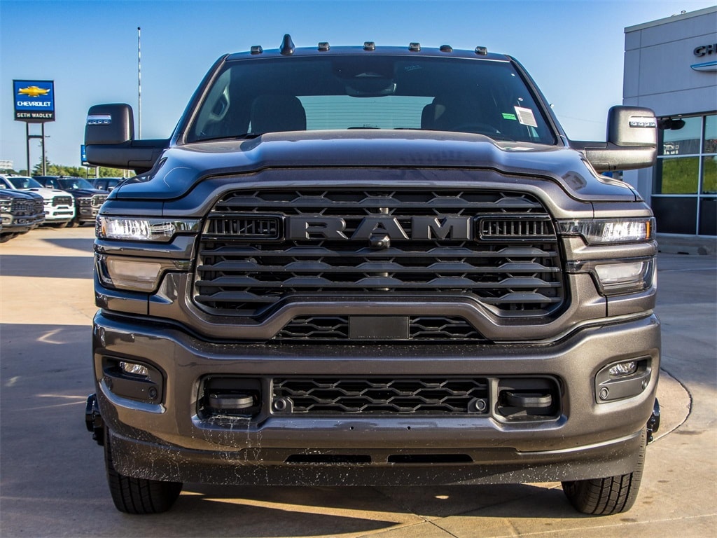 New 2025 Ram 3500 BIG HORN CREW CAB 4X4 8' BOX Pickup