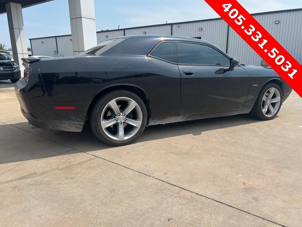 2016 Dodge Challenger SXT Plus photo 3