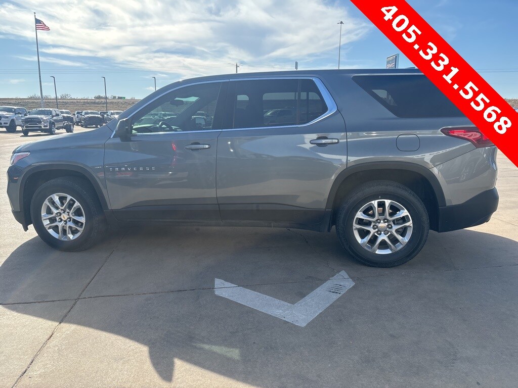 2021 Chevrolet Traverse LS photo 3