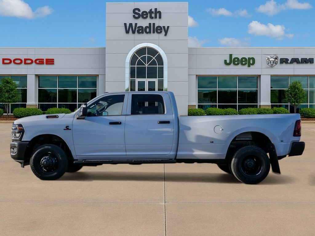 New 2026 Ram 3500 TRADESMAN CREW CAB 4X4 8' BOX Pickup