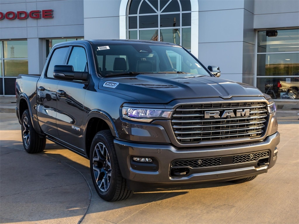New 2026 Ram 1500 LARAMIE CREW CAB 4X4 5'7 BOX Pickup