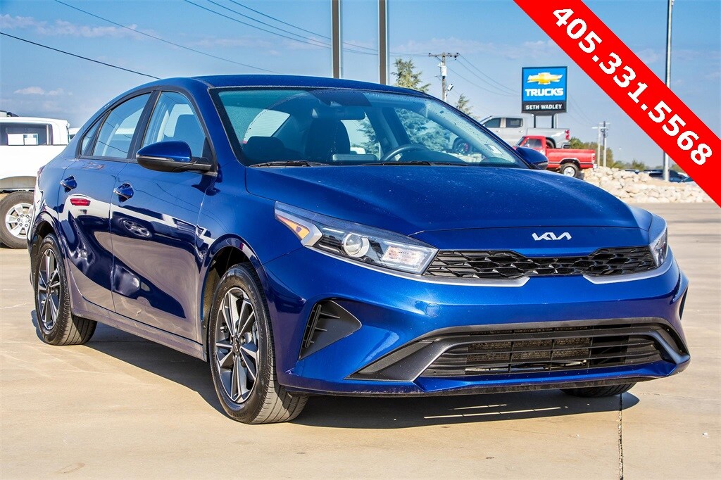 2024 Kia Forte LXS photo 2