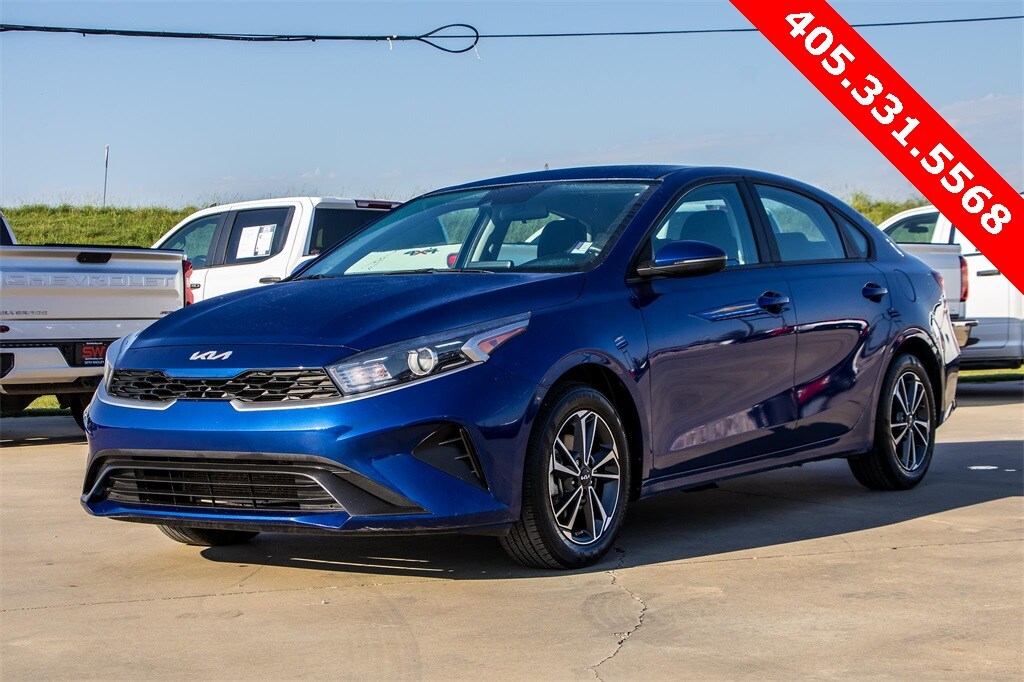 2024 Kia Forte LXS photo 3