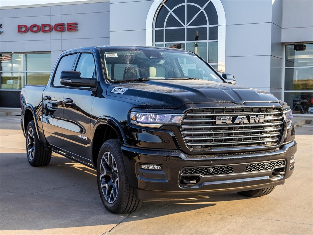 New 2026 Ram 1500 LARAMIE CREW CAB 4X4 5'7 BOX Pickup