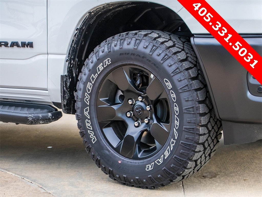 New 2026 Ram 1500 WARLOCK CREW CAB 4X4 5'7 BOX Pickup