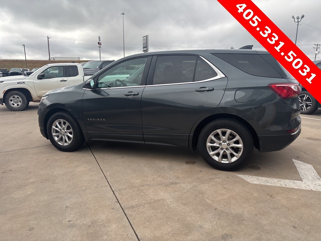 2018 Chevrolet Equinox LT photo 2