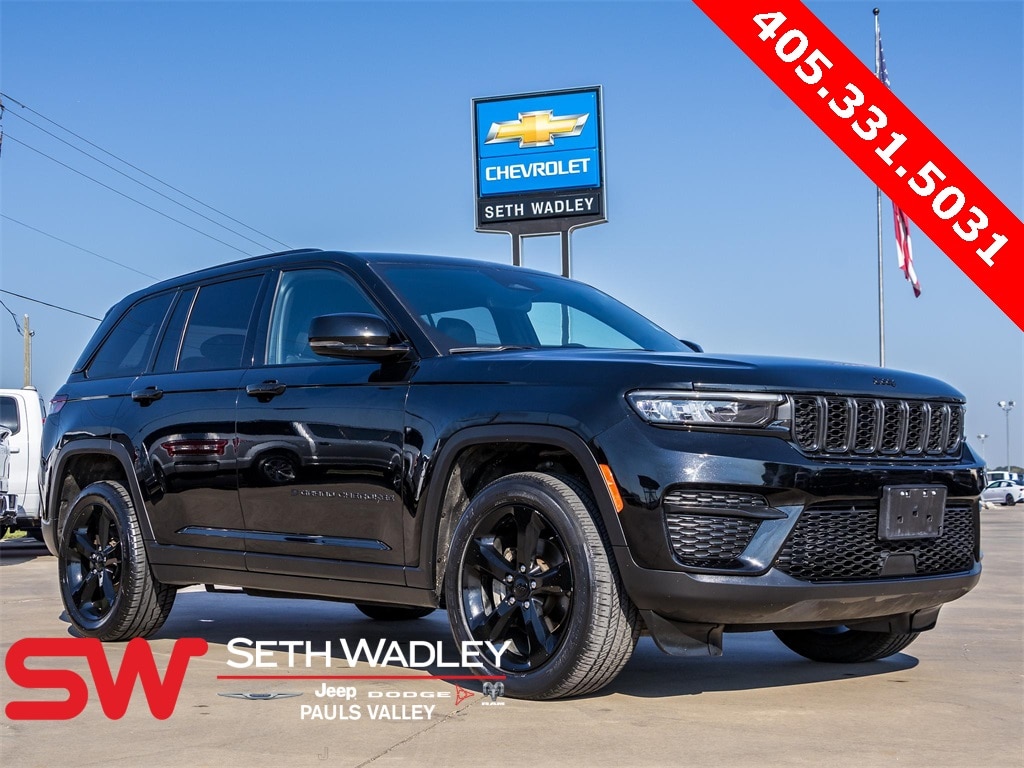 Used 2023 Jeep Grand Cherokee Laredo SUV