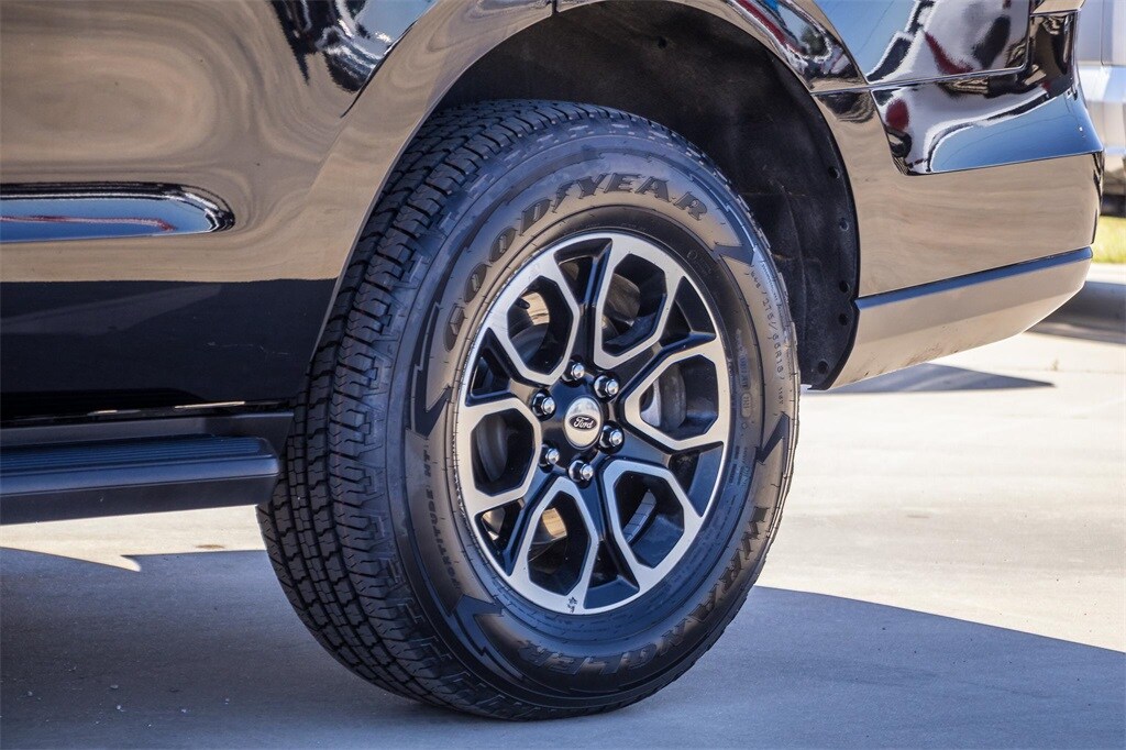 2024 Ford Expedition XLT photo 3