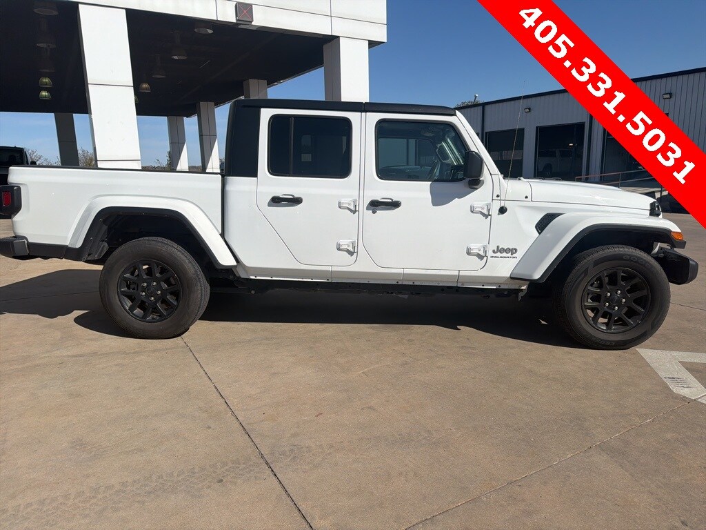 2023 Jeep Gladiator Overland photo 2