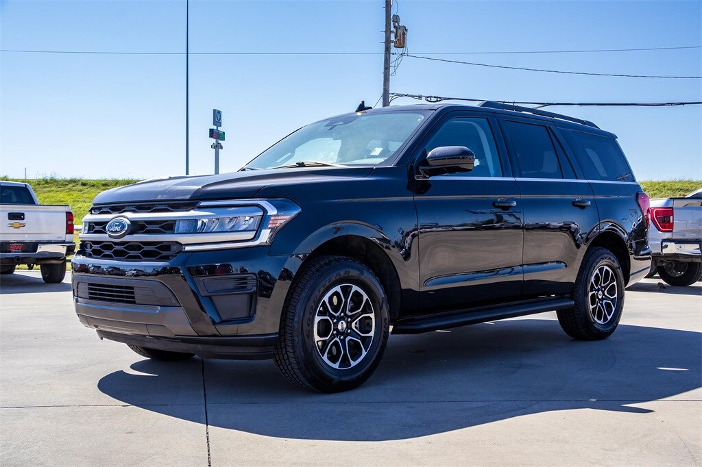 2024 Ford Expedition XLT photo 2