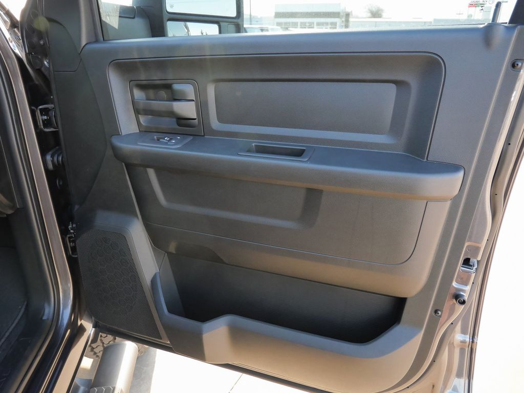 2026 RAM 2500 Tradesman/Black Express - Photo 19