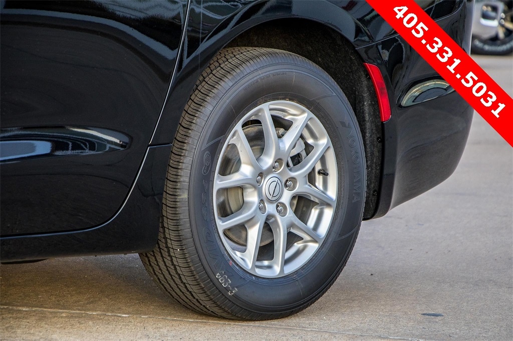 New 2026 Chrysler Pacifica SELECT Passenger Van