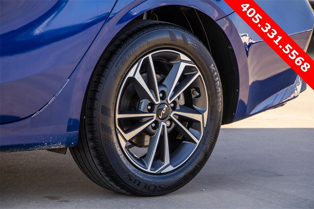2024 Kia Forte LXS photo 4