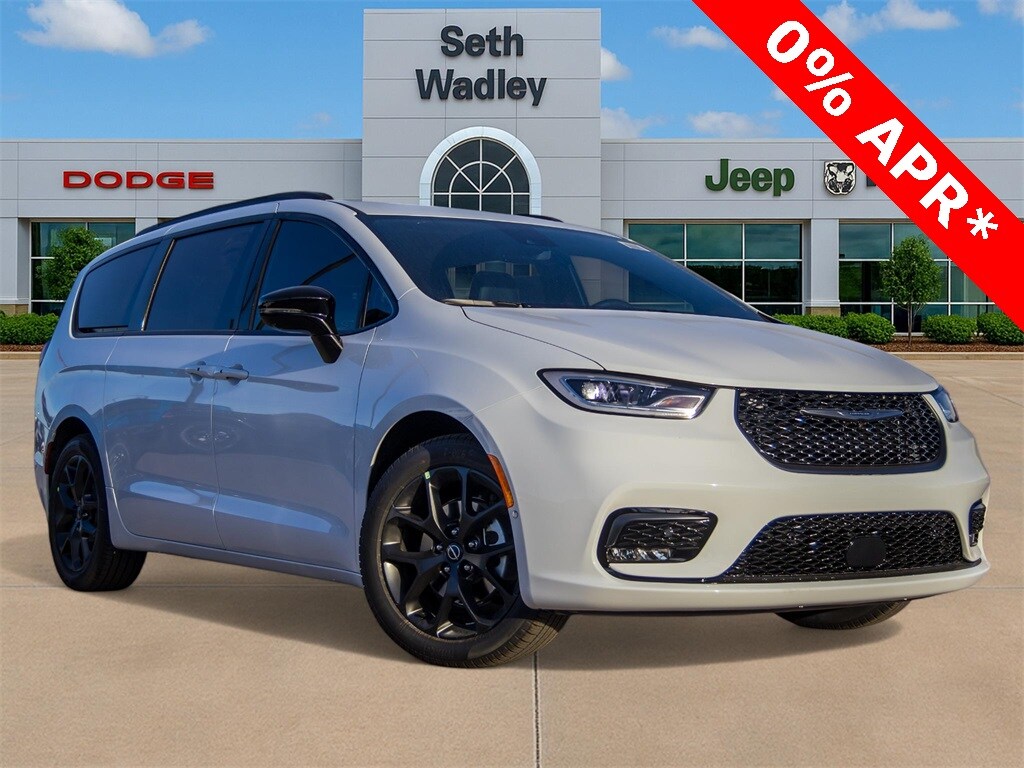 New 2026 Chrysler Pacifica SELECT Passenger Van