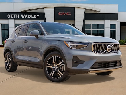 2023 Volvo XC40 B5 AWD Plus Bright SUV