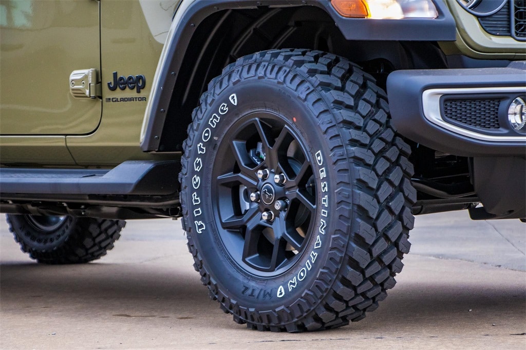 New 2025 Jeep Gladiator HIGH TIDE 4X4 Pickup