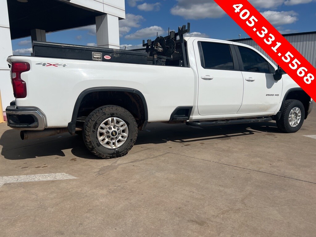 2021 Chevrolet Silverado 2500HD LT photo 2