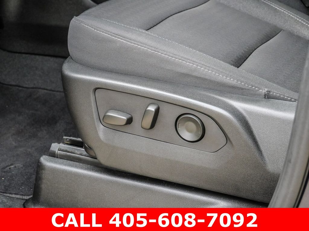 2024 GMC Yukon SLE - Photo 30