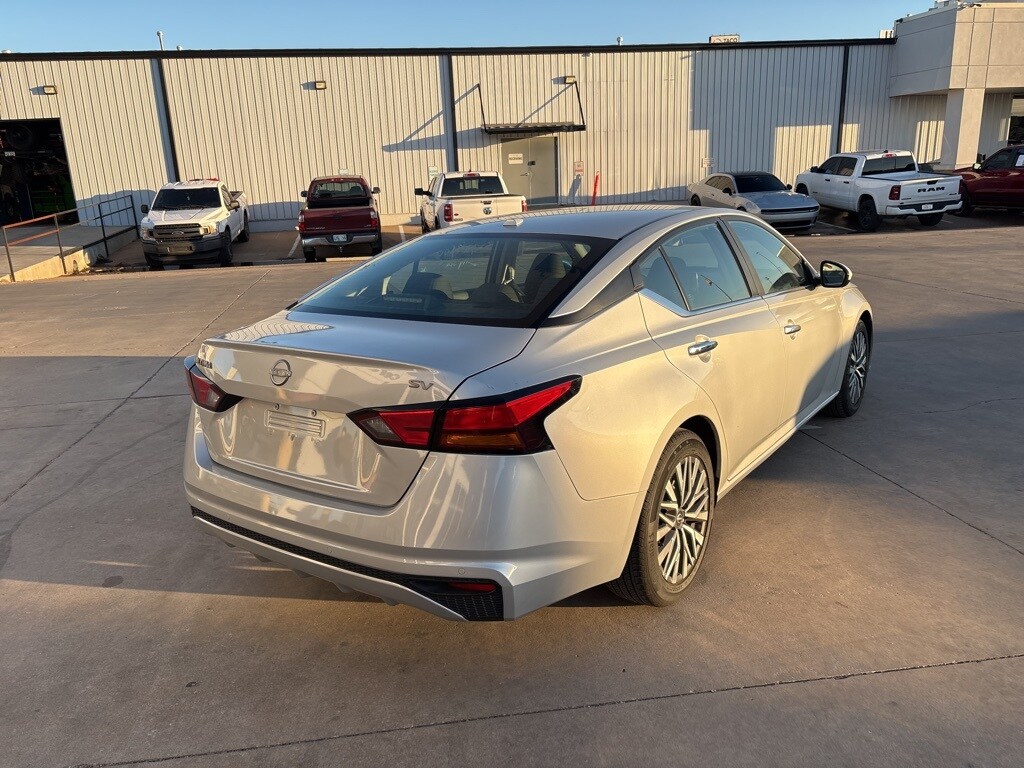 Used 2023 Nissan Altima 2.5 SV Sedan