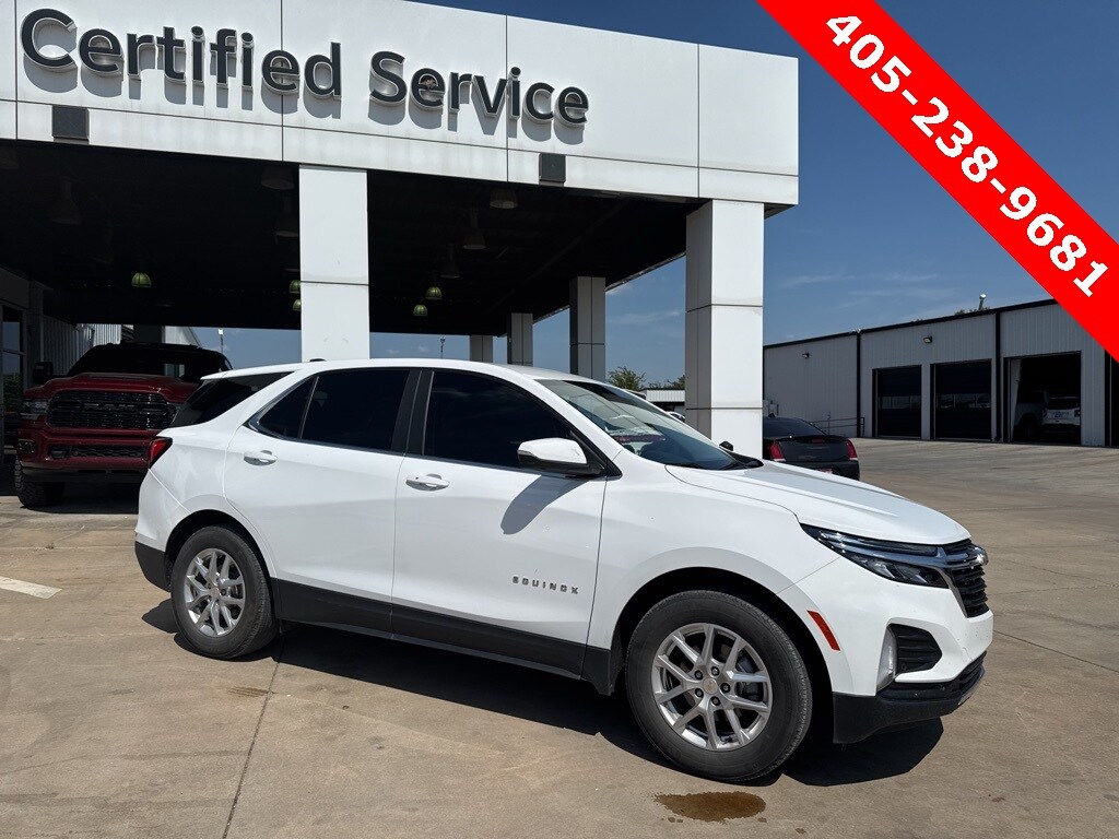 2023 Chevrolet Equinox LT photo 2