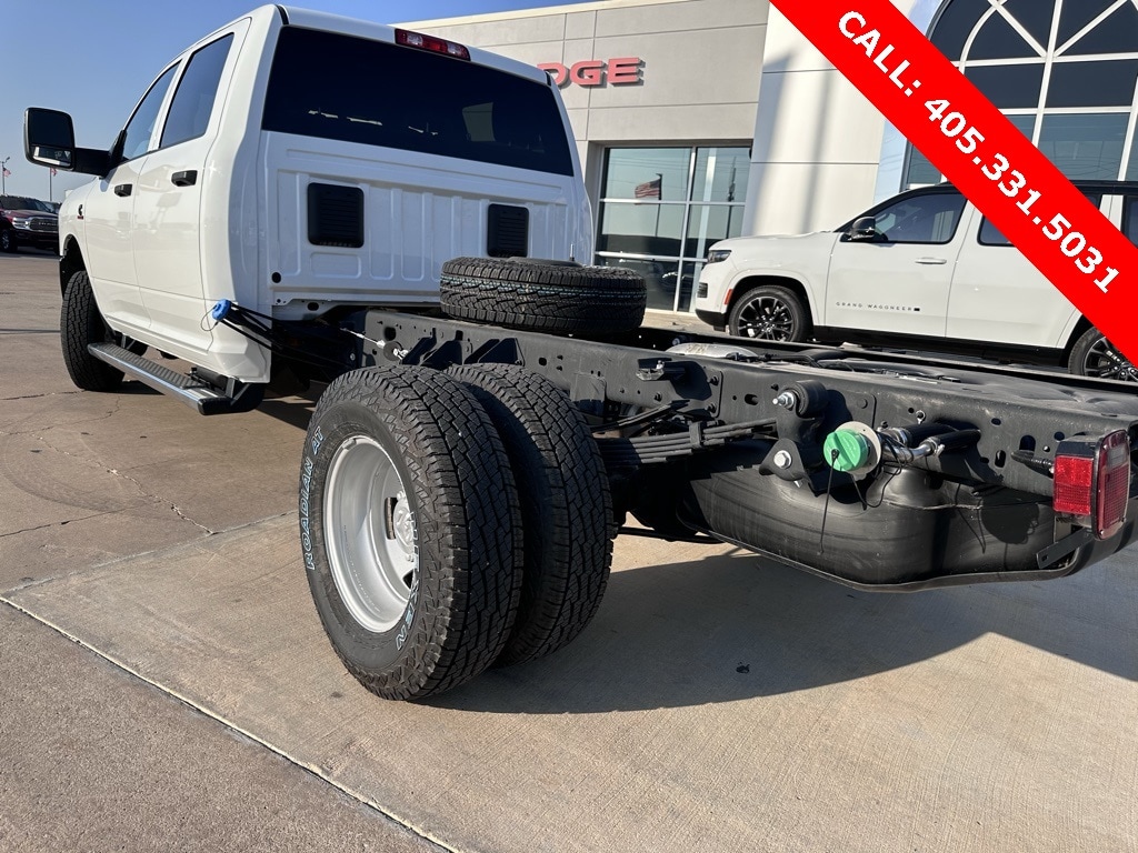 New 2024 Ram 3500 Chassis Cab 3500 TRADESMAN CREW CAB CHASSIS 4X4 60' CA Pickup
